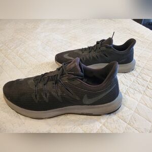 Nike Quest "Cool Grey" Running Shoes